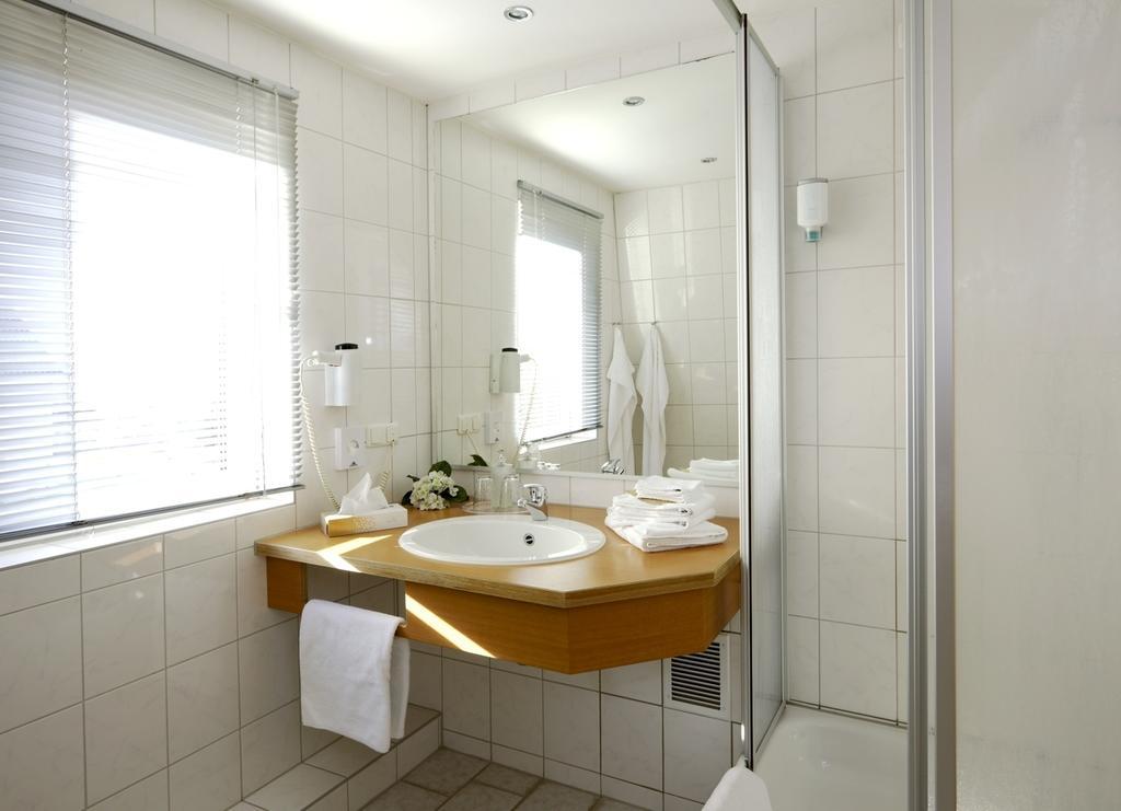 Hotel Und Restaurant "Zur Zwiebel" Peenemunde Habitación foto
